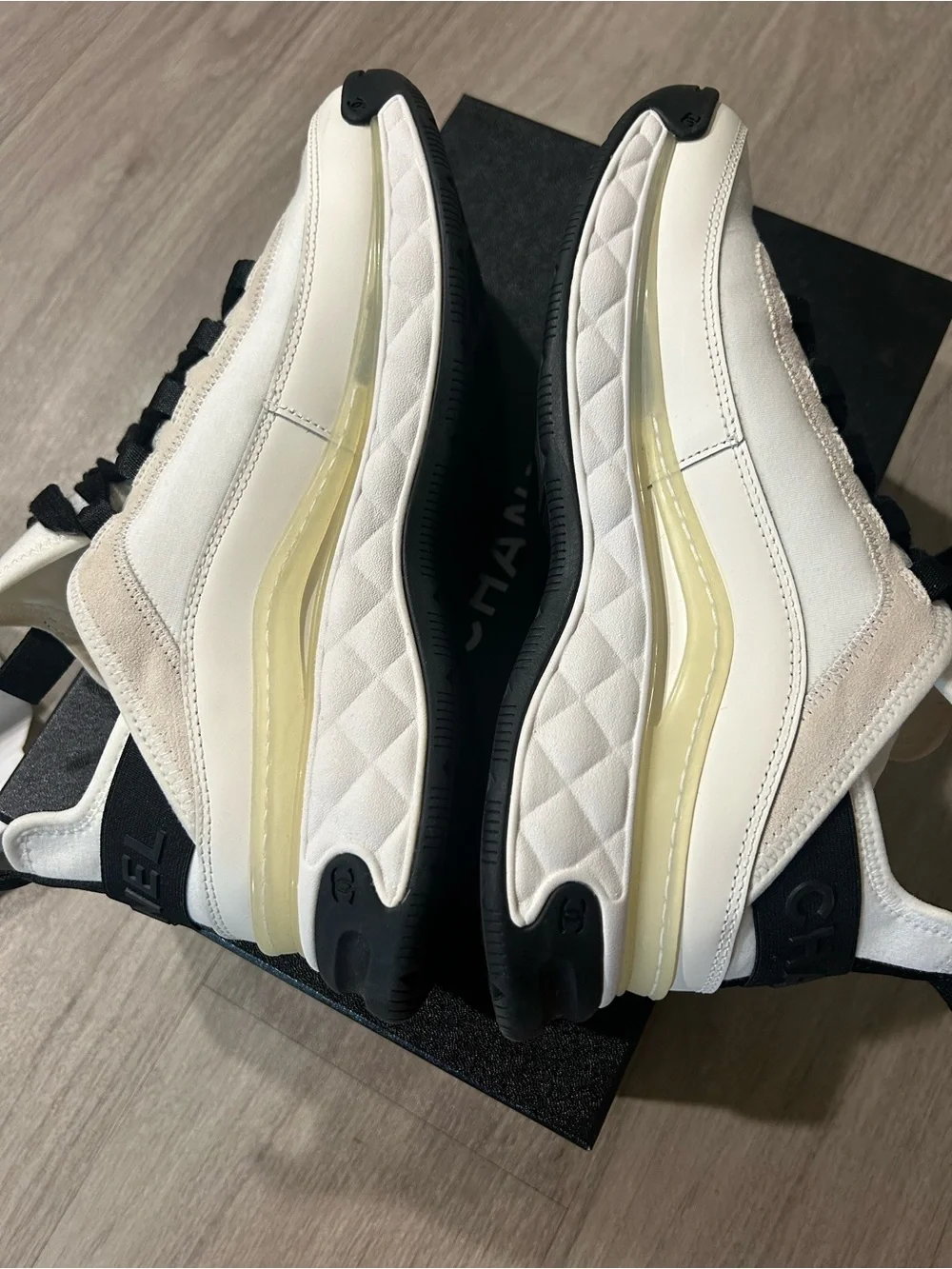 Womens CHANEL white ivory black Velvet Calfskin sneakers gold logo size 40 US 10